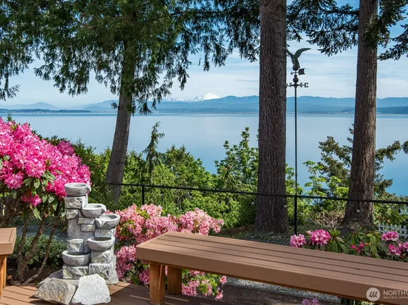 1985 Cascade View Drive, Camano Island, WA 98282
