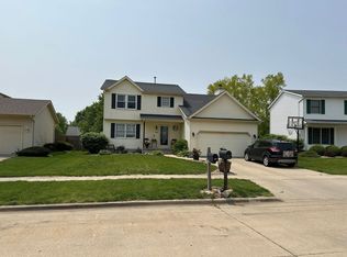 2206 Parker Ave, Bloomington, IL 61701