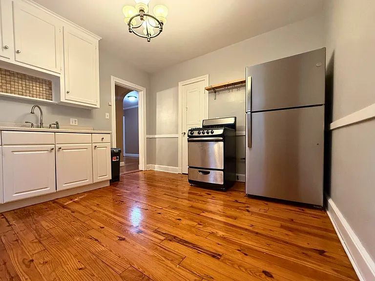 80 Strathmore Rd #1 — Photo 1