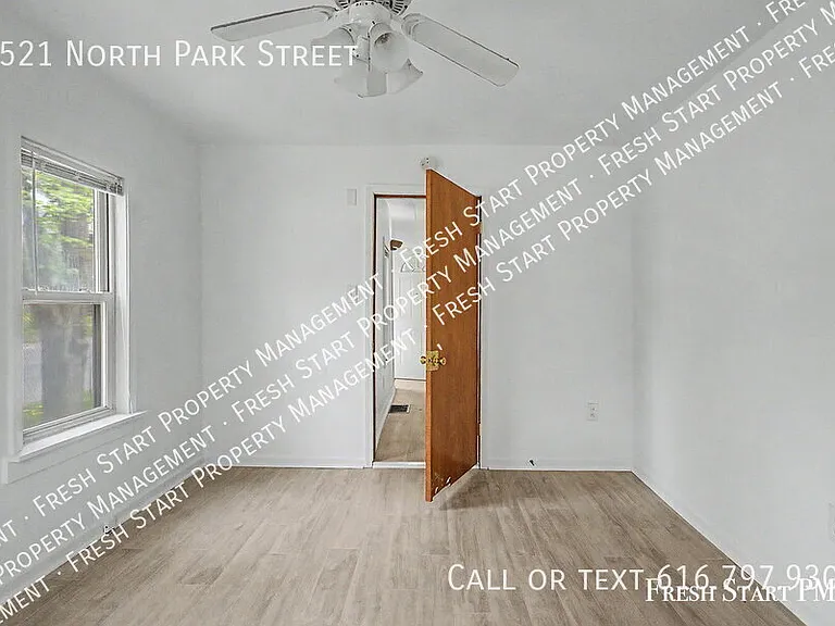 1521 N Park St — Photo 10