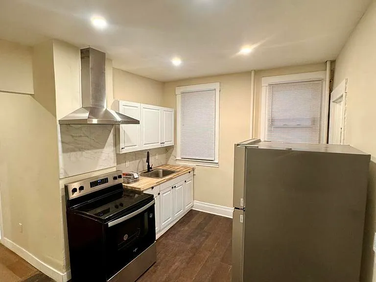 31 Bertha St #1 — Photo 2