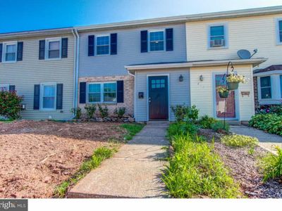 417 Colonial Dr, East Greenville, PA, 18041