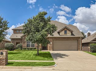 921 Westminster Dr, Midlothian, TX 76065