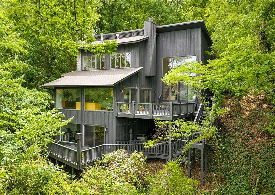 1st image of 225 River North Dr