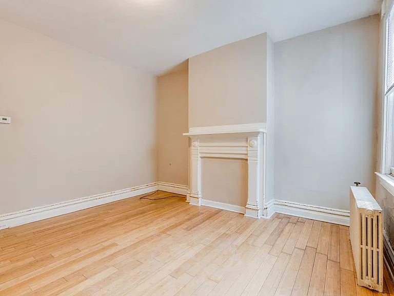 12 E Sycamore St — Photo 4