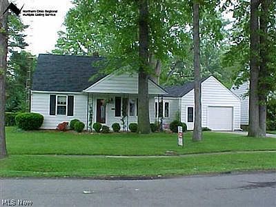 1st image of 135 Woodstock Dr