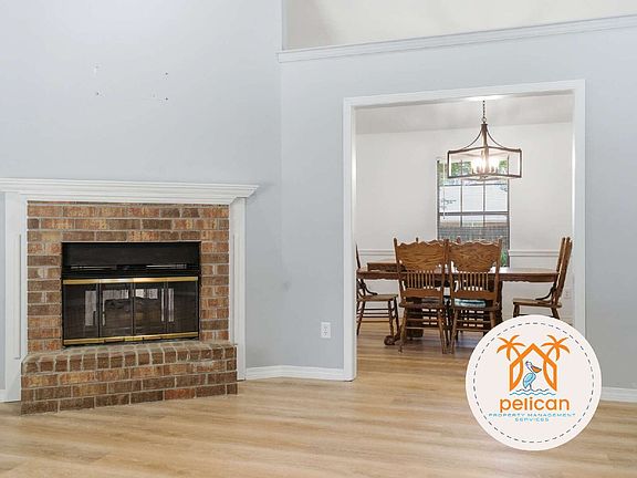 3rd image of 2780 Glen Eden Dr