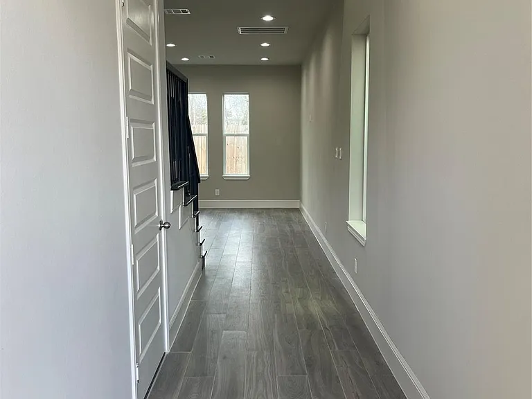 2331 Paul Quinn St — Photo 2