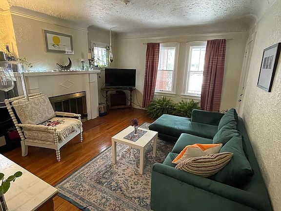2nd image of 1417 Catalpa Dr #1