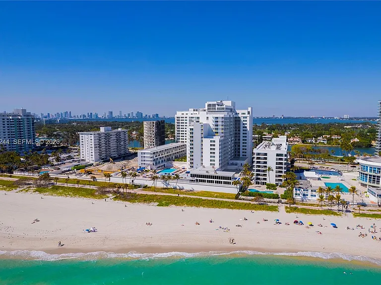 5401 Collins Ave #1013 — Photo 21