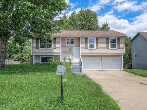 1882 Gates Dr, Platte City, MO 64079
