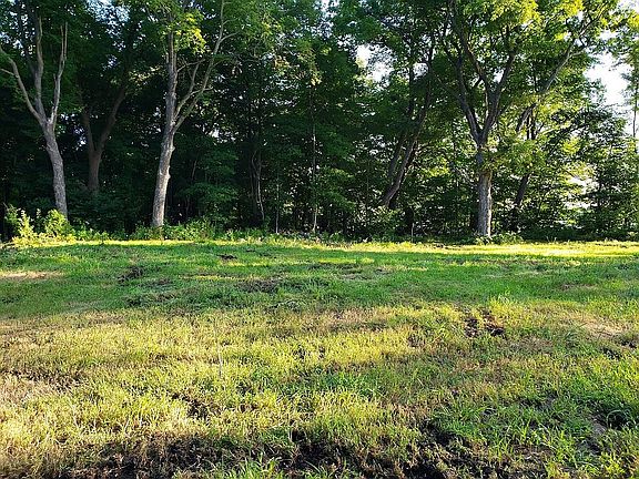 North side to Lot's Woods