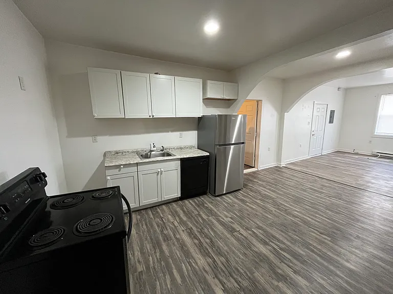 126 4th Ave #1 — Photo 5