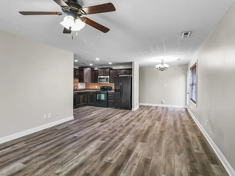 985 Culverson Ct — Photo 9