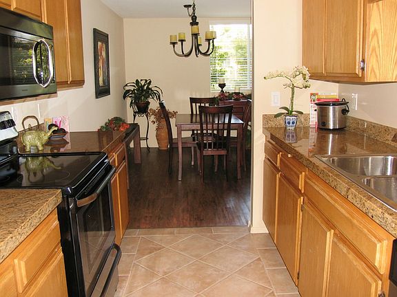 2nd image of 4365 Mammoth Ave APT 303