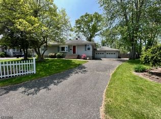 19 Mekeel Dr, Succasunna, NJ 07876