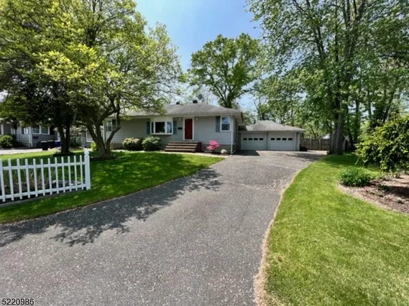 19 Mekeel Dr, Roxbury Twp., NJ 07876