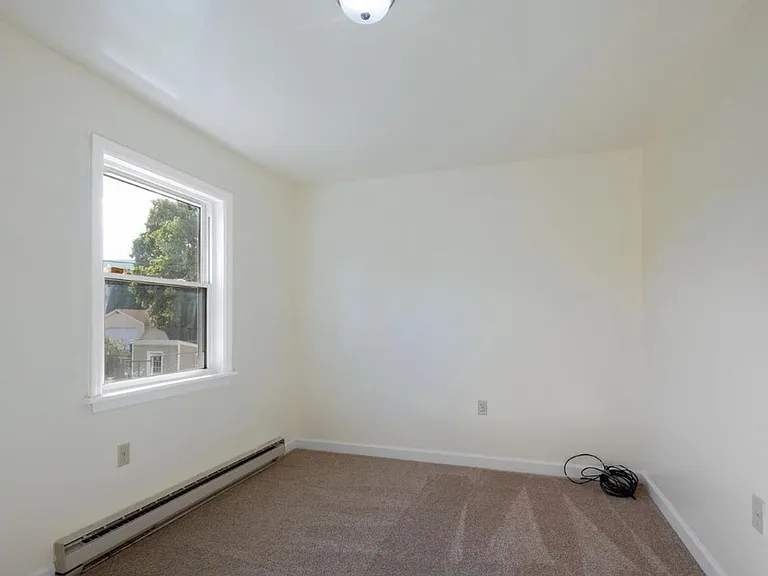 25 N Maple Ave — Photo 17