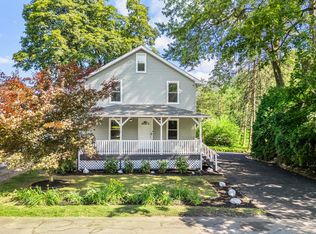 36 Greenfield St, Windsor, CT 06095