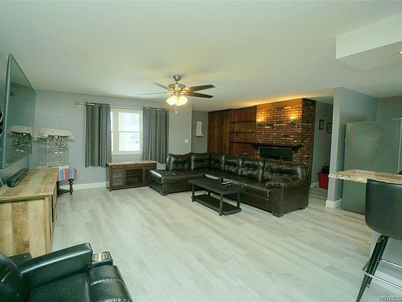 2nd image of 18 Alys Dr E