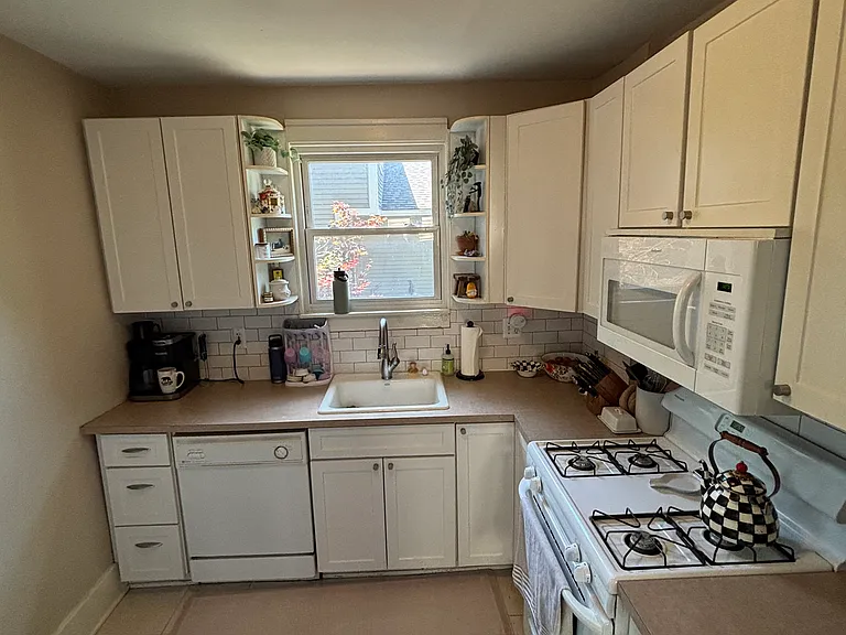 1207 Longfellow Ave — Photo 6