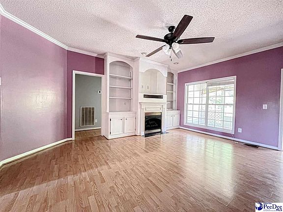 5th image of 2130 Woodmore Cir