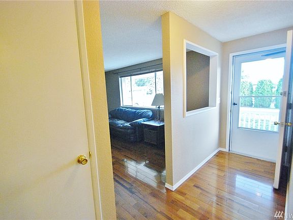 3rd image of 111 179th St E