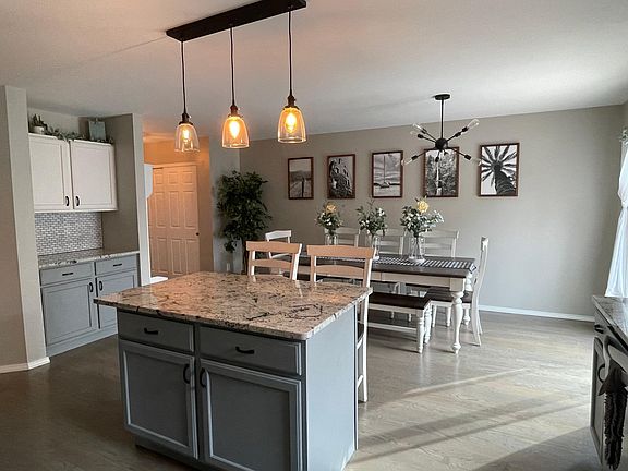 2nd image of 302 Briarchase Cir