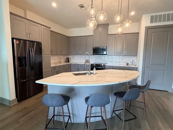 2700 Old Denton Rd #4404, Carrollton, TX 75007