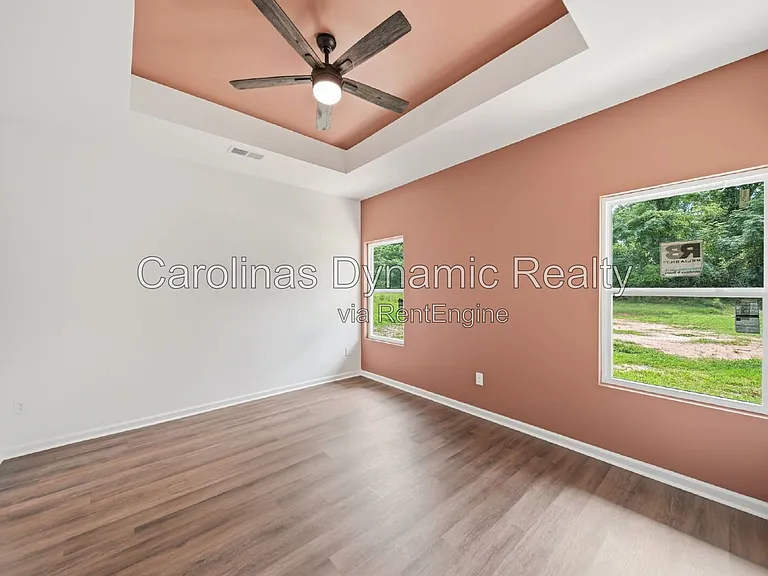 1533 S Battleground Ave — Photo 16