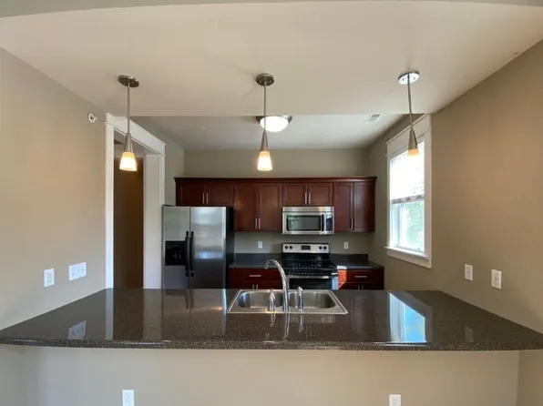 Modern & Spacious 2 Bed, 2 Bath *August 2025*