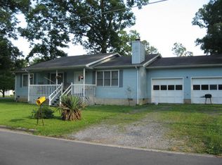 1028 Connecticut Dr, Dalton, GA 30721