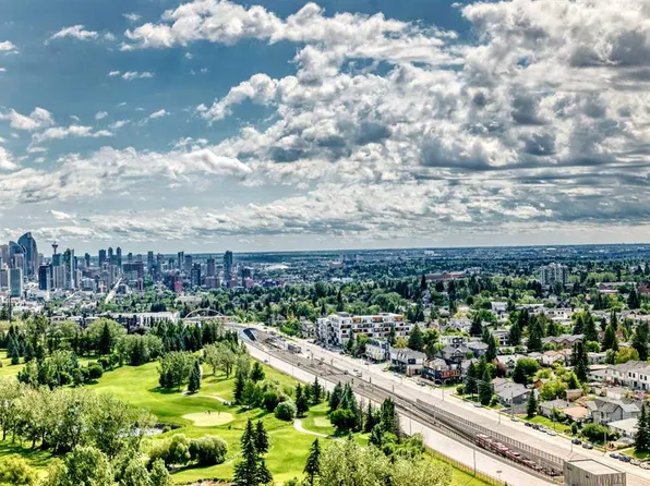 99 W Spruce Pl SW #2204, Calgary, AB T3C 3X7