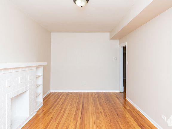2nd image of 3751 W Sunnyside Ave #57-1