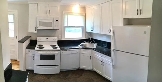 44 Hobart Ln #44 — Photo 5