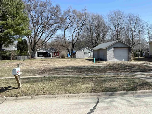 318 7th Ave SE, Independence, IA 50644