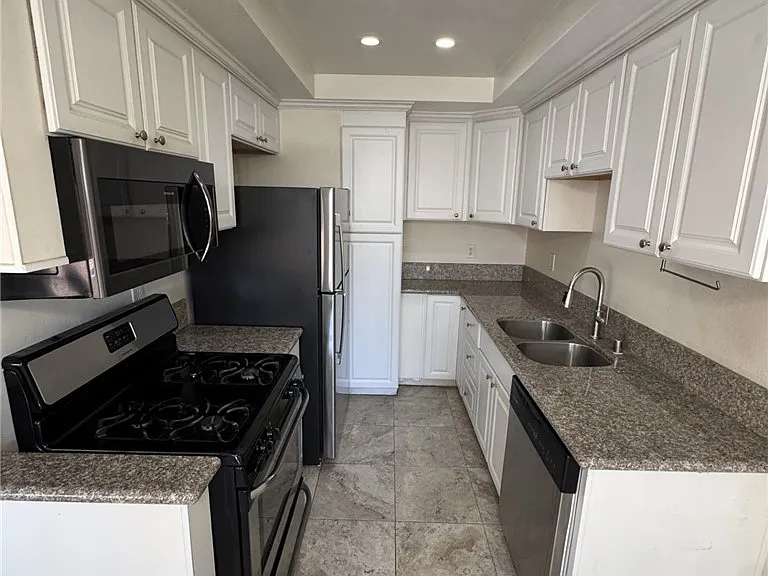 16748 Cedarwood Cir — Photo 6