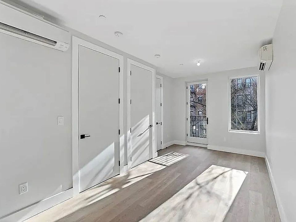 1st image of 737 De Kalb Ave #3B