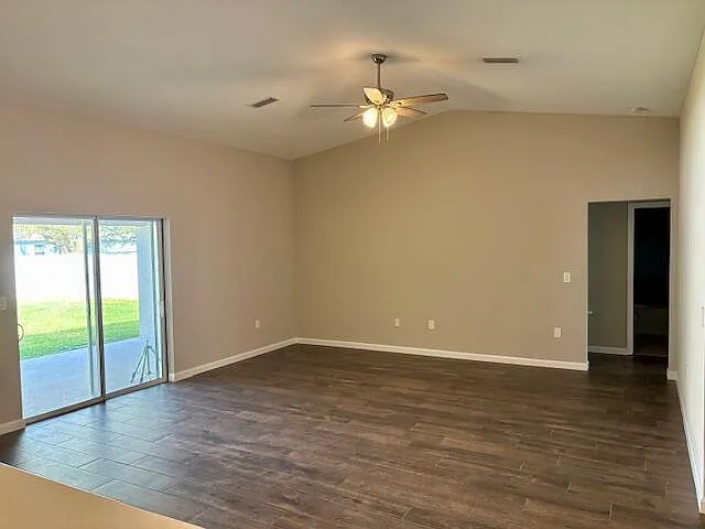 4 bed, 3.0 bath, 2078 sqft, $3,000 — Photo 3