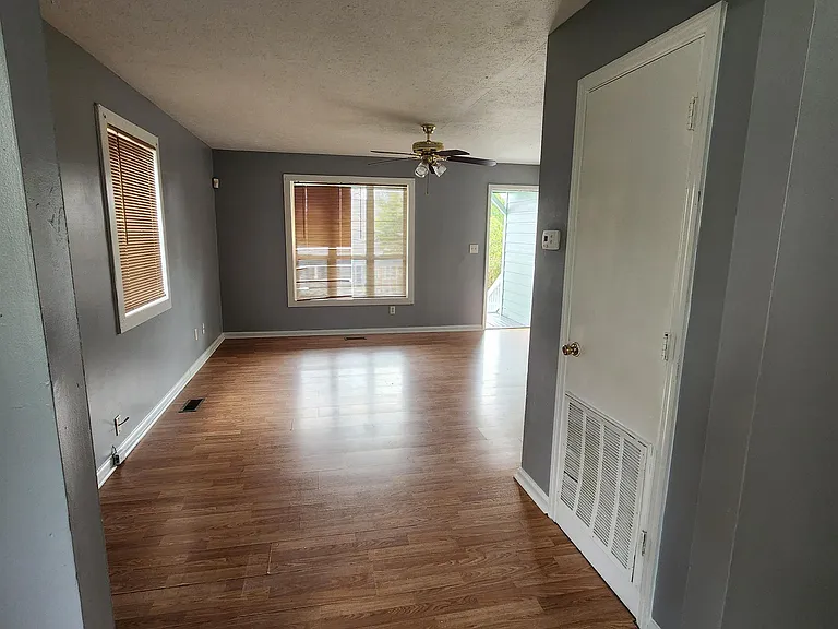 1347 Jackson St — Photo 2