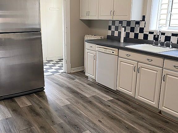 2nd image of 1678 Dayton Ave