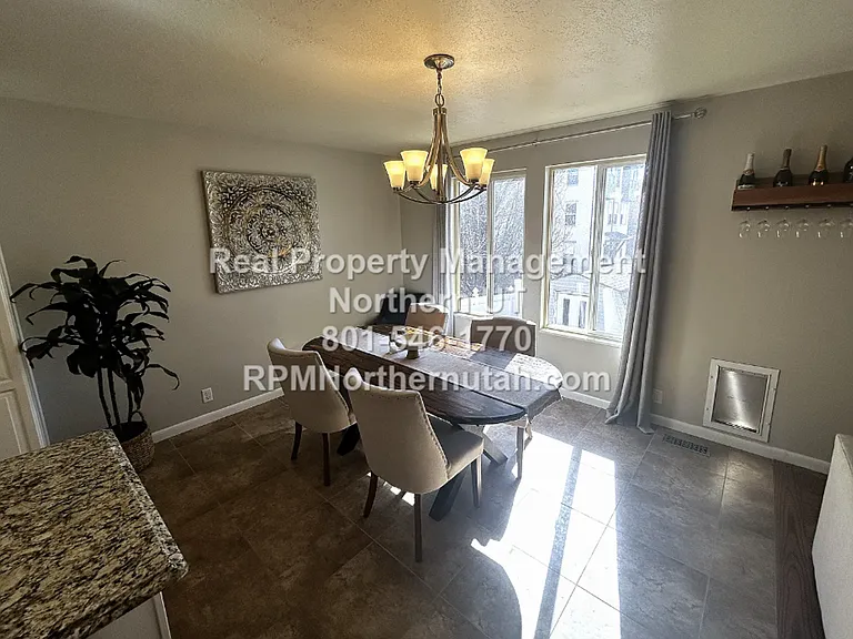 703 W 2175 N — Photo 9