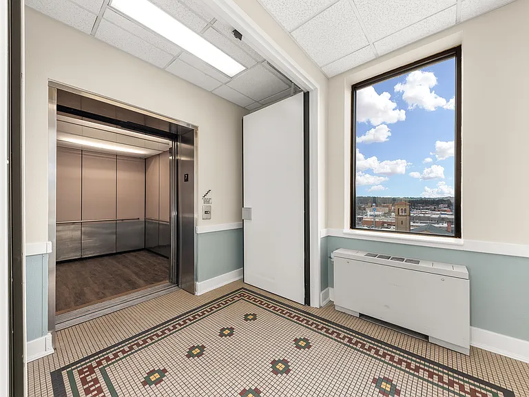 206 Flats — Photo 3