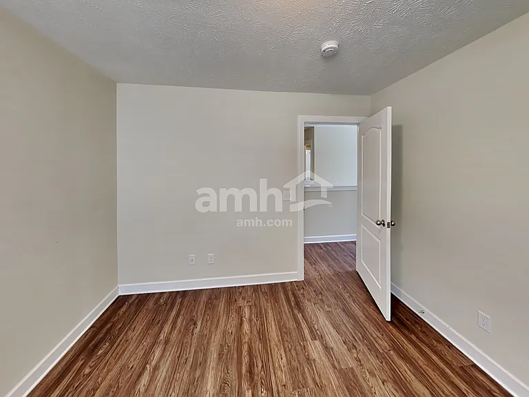 6947 Calderwood Dr — Photo 10