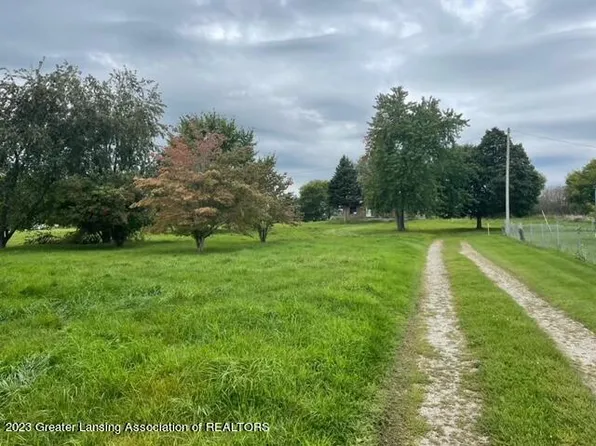 Tuttle Rd, Leslie, MI 49251