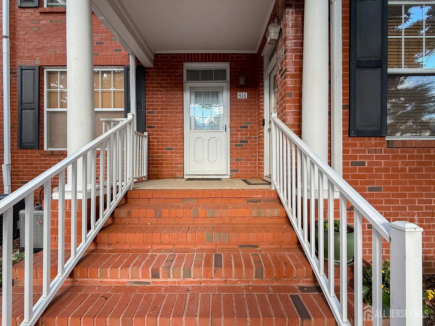 2 bed, 2.0 bath, 1390 sqft, $3,200 — Photo 1