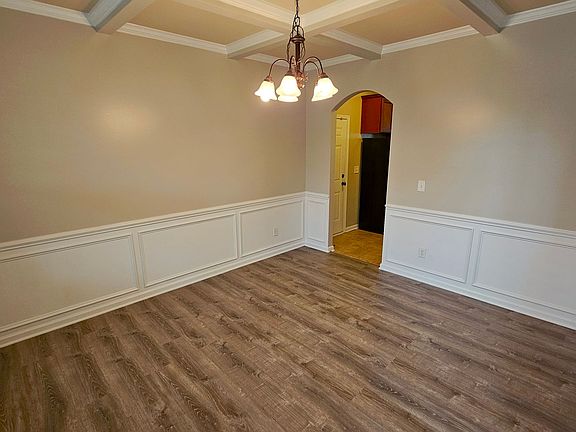4th image of 302 Plantation Dr