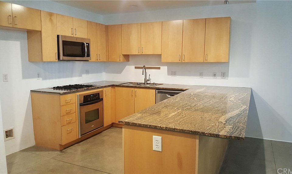 1st image of 285 W 6th St APT 523