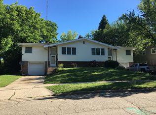 6202 Strathmore Ln, Madison, WI 53711