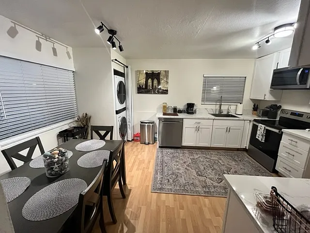 2 bed, 1144 sqft, $1,595 — Photo 2